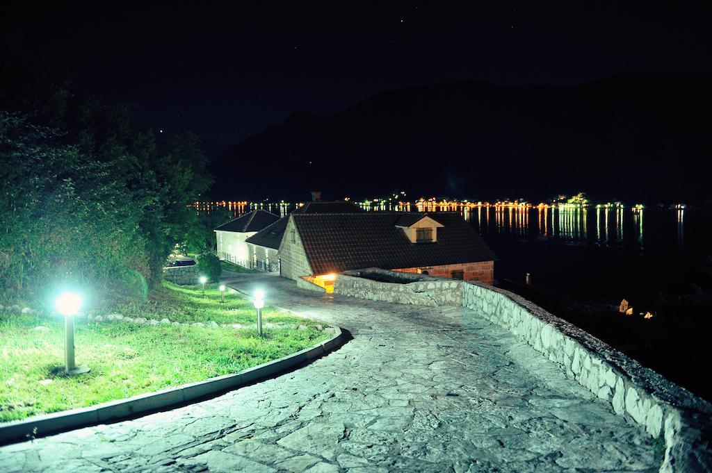 Hotel Per Astra Perast Bagian luar foto